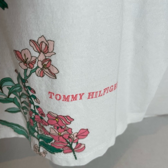 Tommy Hilfiger Floral Tee - White and Pink Women’s Plus Size 3X - Picture 5 of 10